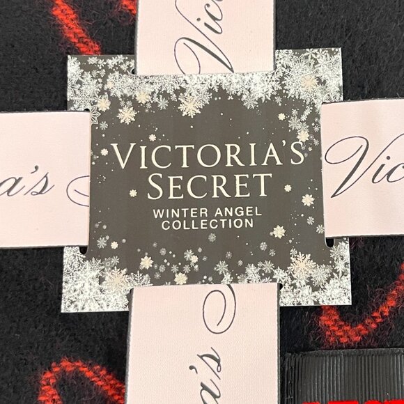 NEW Victoria's Secret Scarf Black Red Hearted Hearts Wrap Fringe NWT - Picture 6 of 11